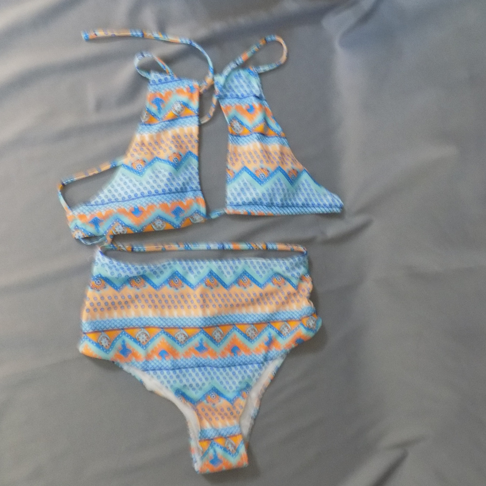 Sexy 2 piece swim suit